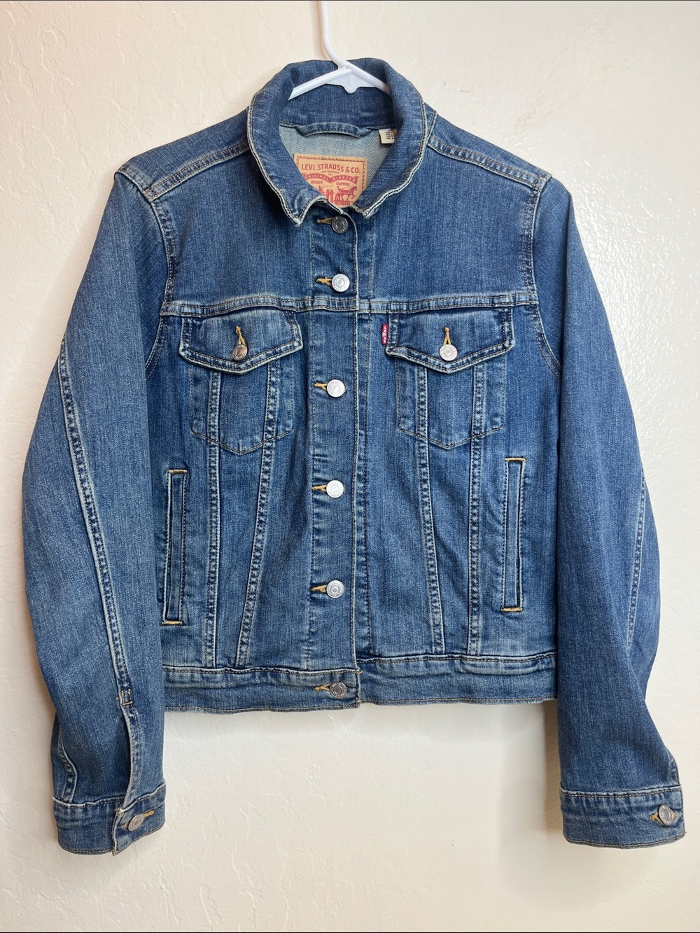 Levi's Classic Medium Blue Denim Trucker Jacket